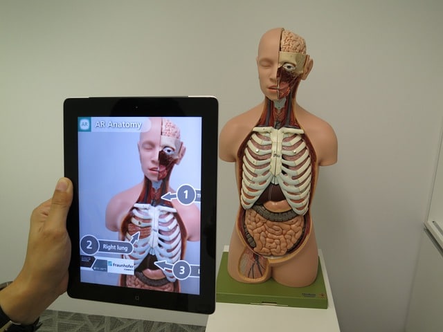 benefits of augmented reality reduce training costs